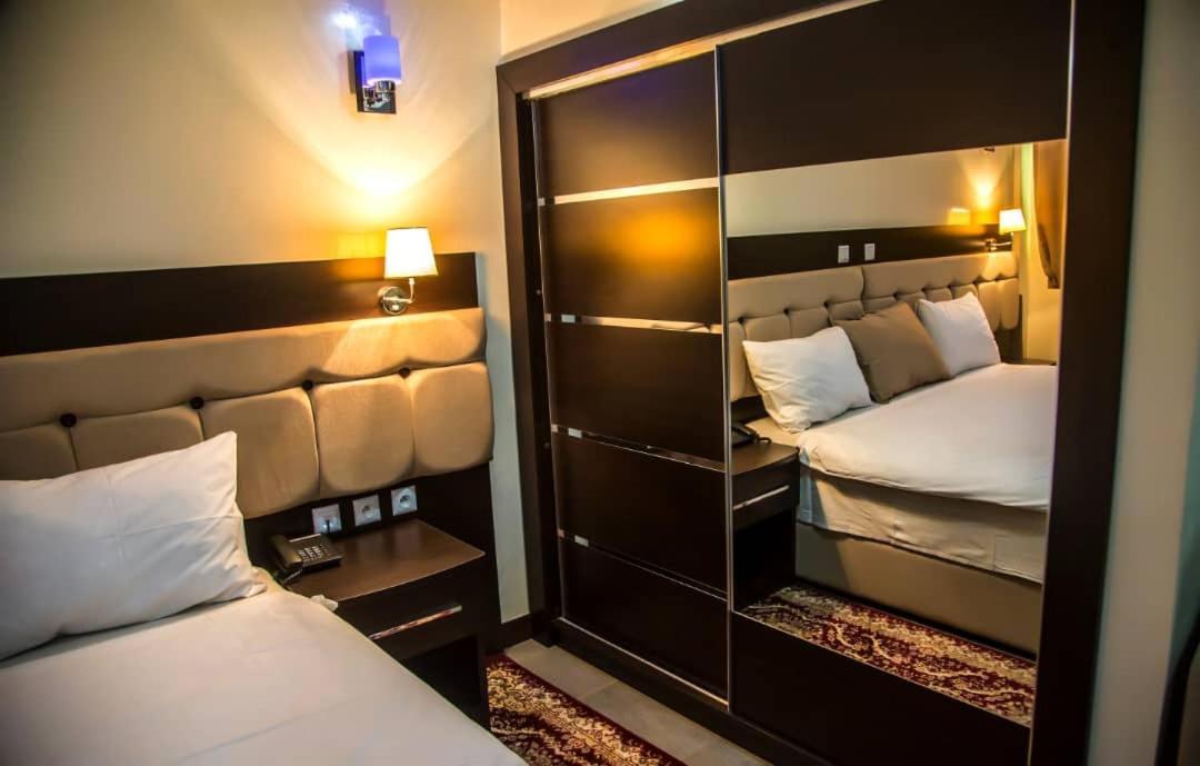 Hotel Univers 3 Aeroport Luxe Niamey Eksteriør billede