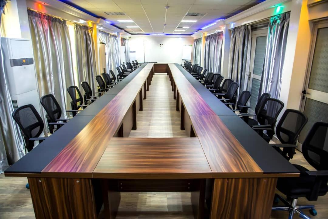 Hotel Univers 3 Aeroport Luxe Niamey Eksteriør billede