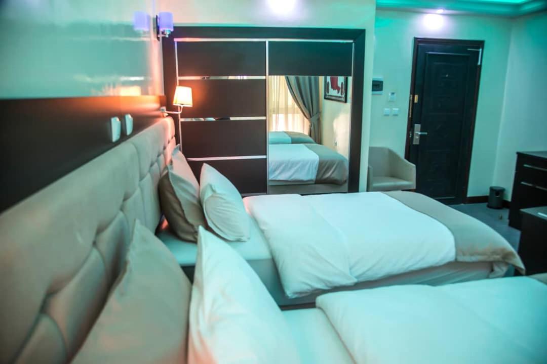 Hotel Univers 3 Aeroport Luxe Niamey Eksteriør billede
