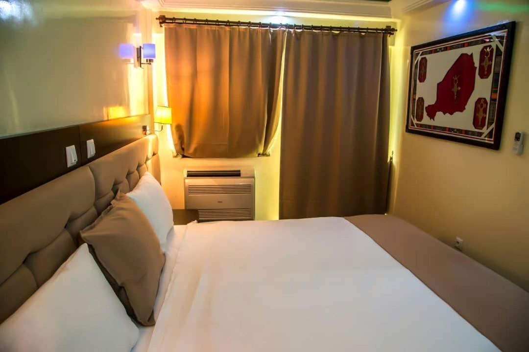 Hotel Univers 3 Aeroport Luxe Niamey Eksteriør billede